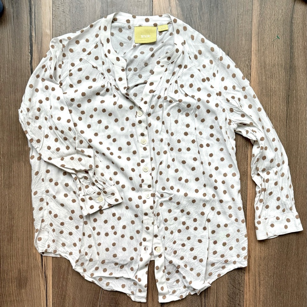 Anthropologie Maeve button up shirt. Women’s size extra small Long sleeve blouse